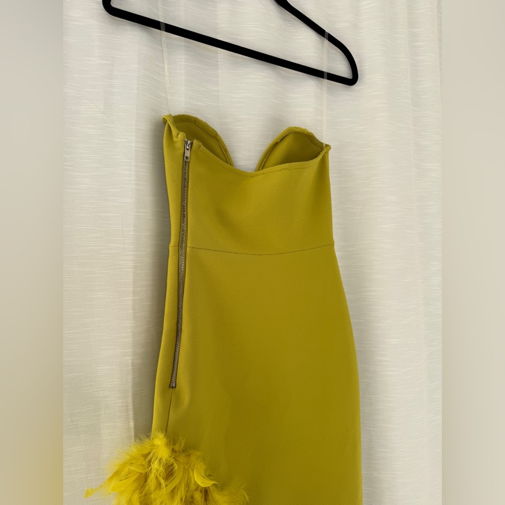 Fashion Nova Jacqueline Chartreuse Strapless Feather High Slit Dress NWT Size XS - Picture 11 of 16